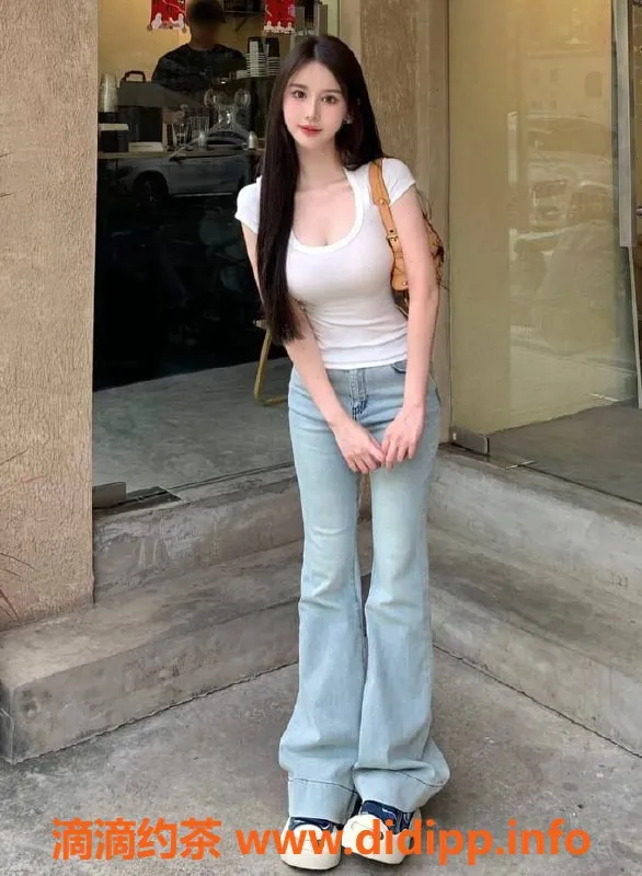 上海楼凤-长宁尹格格，160身高D杯，1500起价