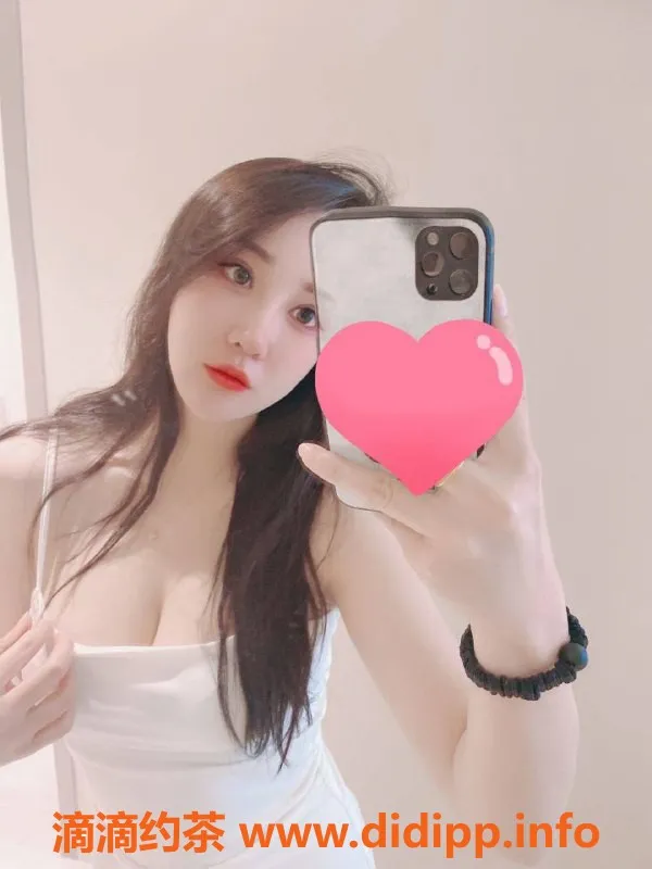 广州楼凤-天河依依少妇，热情舌吻，700元起