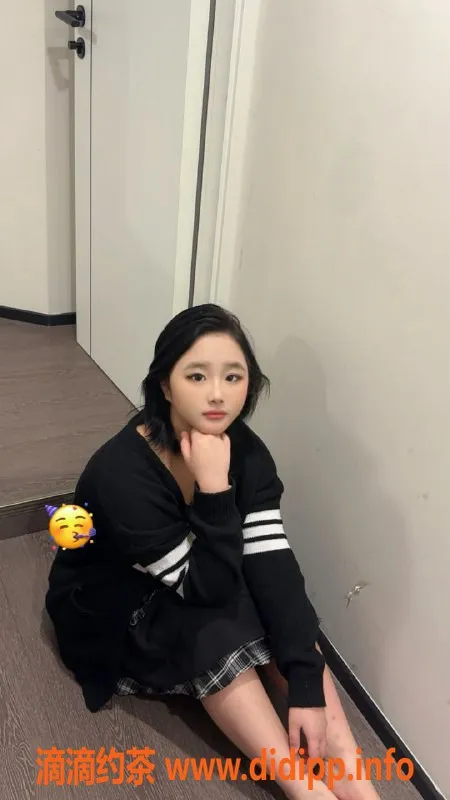 成都楼凤-成都花花，155厘米巨乳丰满嫩妹，400元享受