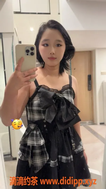 成都楼凤-成都花花，155厘米巨乳丰满嫩妹，400元享受