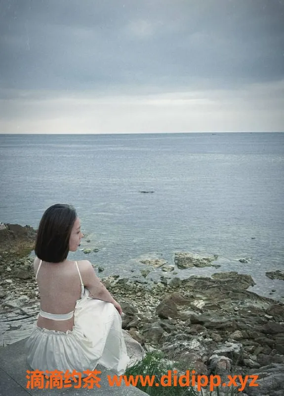 北京楼凤-朝阳清纯白领姜楠，170cm大胸D，千元档优质陪浴