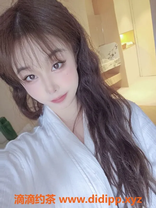 上海楼凤-徐汇小樱，166高挑36D大胸嫩妹，价格亲民