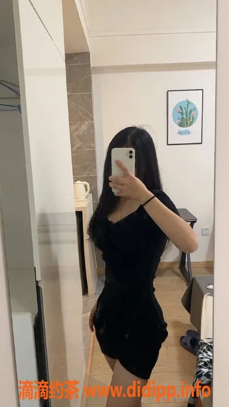 成都楼凤-成华区17岁玥儿，身高160，白皮肤，态度极佳