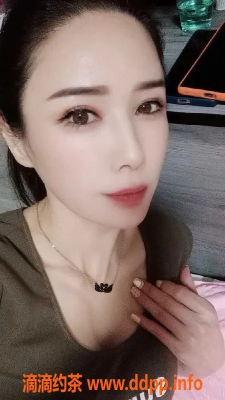 广州楼凤-广州天河极品少妇，30岁，162cm，48kg，36C