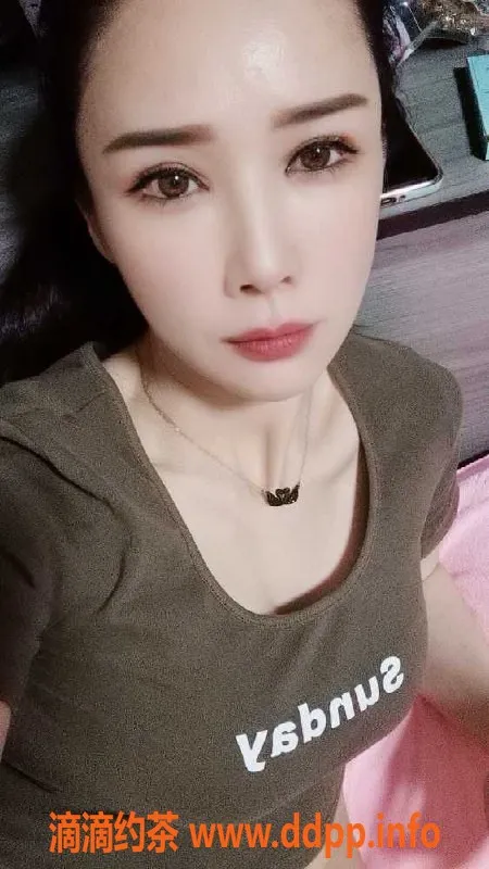 广州楼凤资源信息,广州天河极品少妇，30岁，162cm，48kg，36C