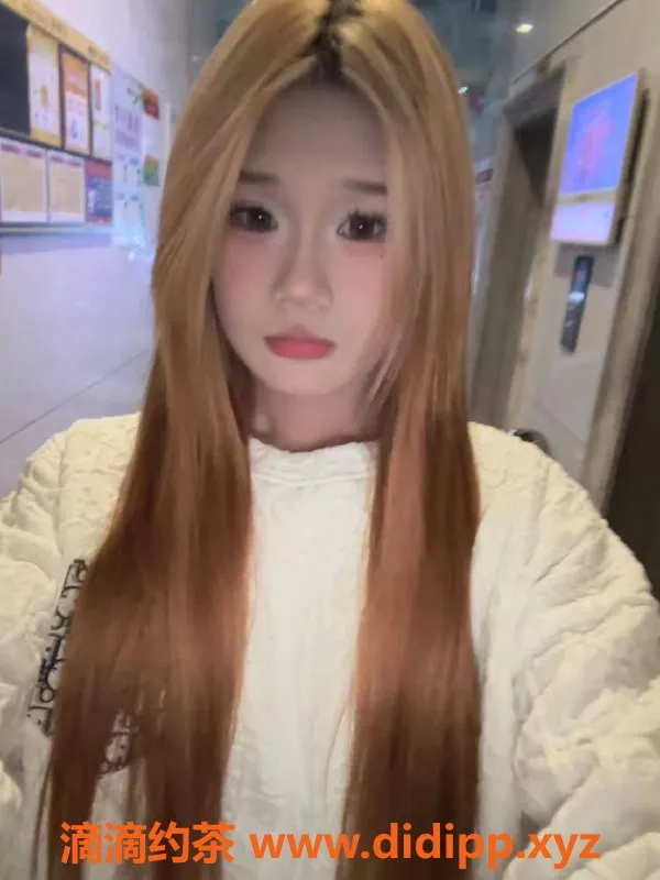 成都楼凤资源信息,成都嘉欣，陪洗口做，身高160，90斤，600元