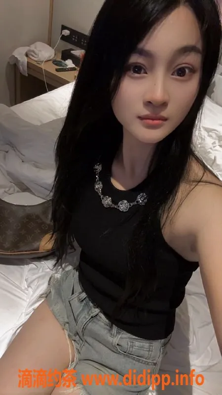 广州楼凤资源信息,天河依依小姐，舌吻69P服务，700元起