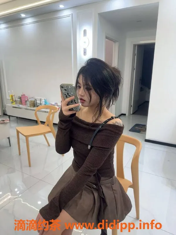 成都楼凤-成都小清柠，160身高，100体重，500元开启服务