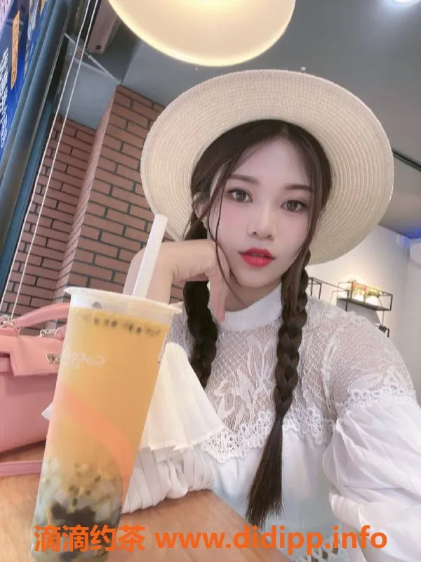 广州楼凤资源信息,白云御姐依依，700起，69p服务可低价体验！