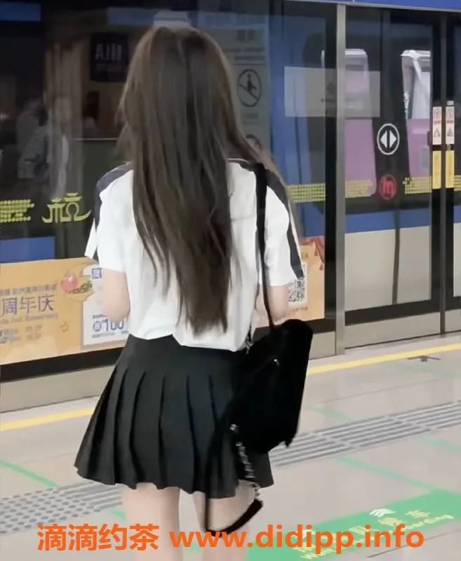 北京楼凤-传媒大学嫩妹晴晴内衣批发16z起