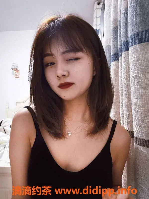 成都楼凤-青龙广场嫩妹雨雨，165高、600元超值服务