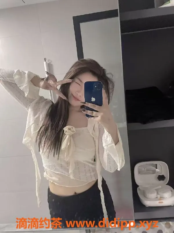 成都楼凤-成都泡泡糖，25岁巨乳少妇，400元体验服务