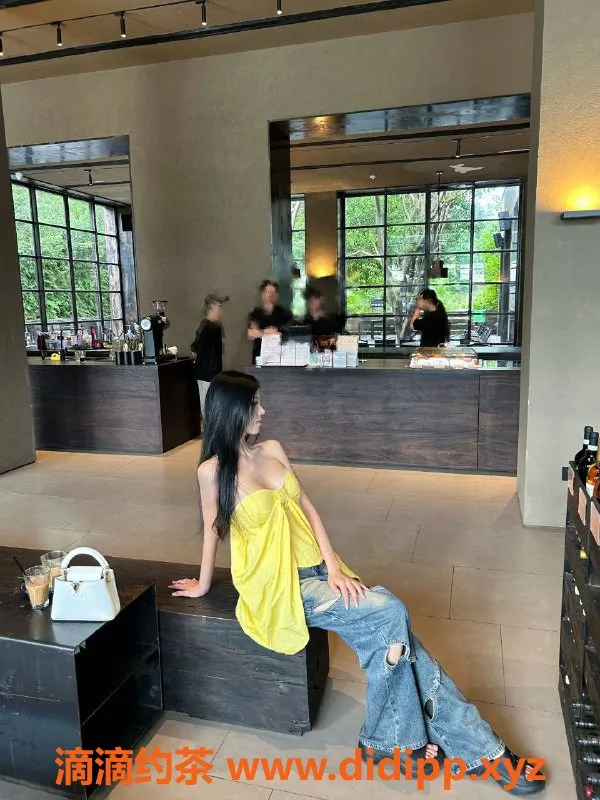 广州楼凤-天河小蚂蚁，嫩妹服务，3000元起