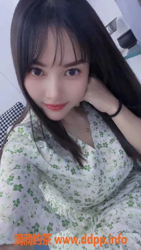 广州楼凤-广州白云29岁大胸老师，400元体验服务