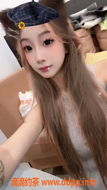 成都上门服务资源信息,成都小梨涡，19岁高挑嫩妹，包夜2600