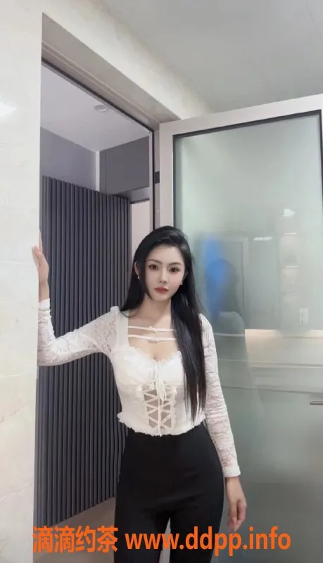 北京上门服务-朝阳叶倾仙，168cm大胸美女，携手体验按摩陪浴