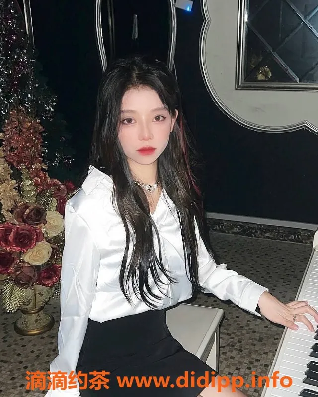 成都楼凤-金融城颜值高的七七，态度优良，9P仅1500PP