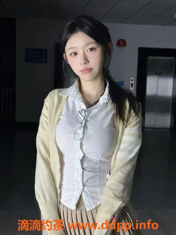 杭州上门服务-杭州165cm幼师小依依，21岁34C、温柔服务