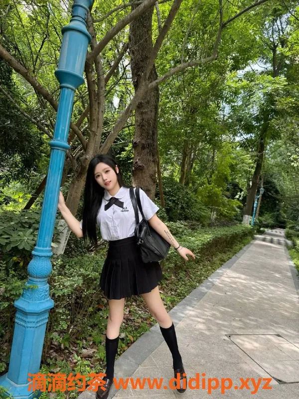 成都楼凤资源信息,24岁周周，164cm，甜美服务仅需600！