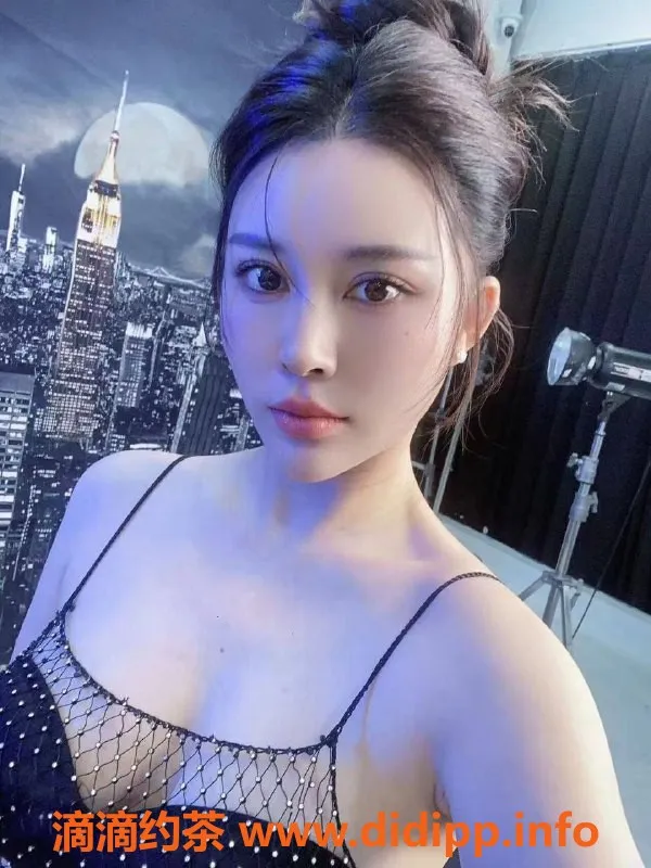 南京楼凤-建邺蓝彩儿：身高166，D杯，洗浴服务超棒