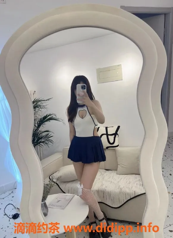 北京楼凤-芸芸 朝阳望京 制服诱惑 百元档服务