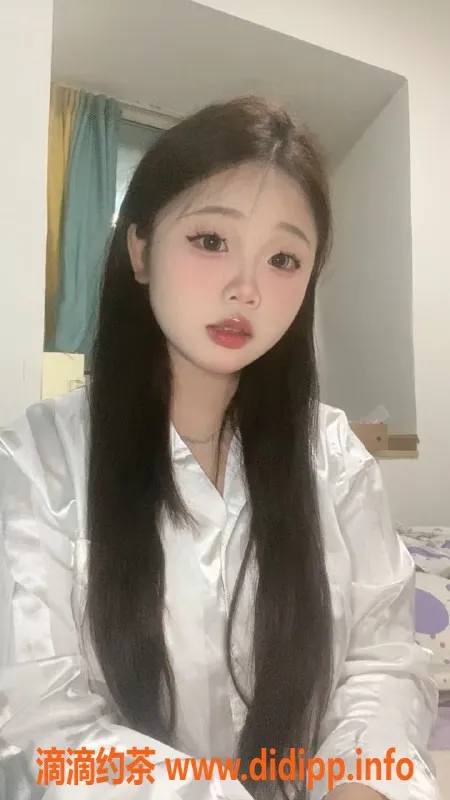 成都楼凤-成都梦梦 17岁丰满嫩妹 身高158 服务优质