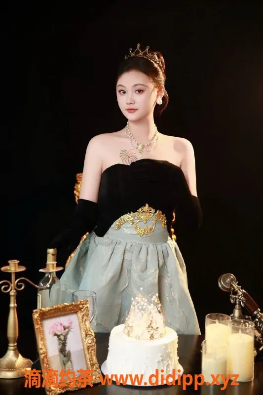 成都楼凤-成华区小燕子，168cm/100斤，19岁，600元/60分钟