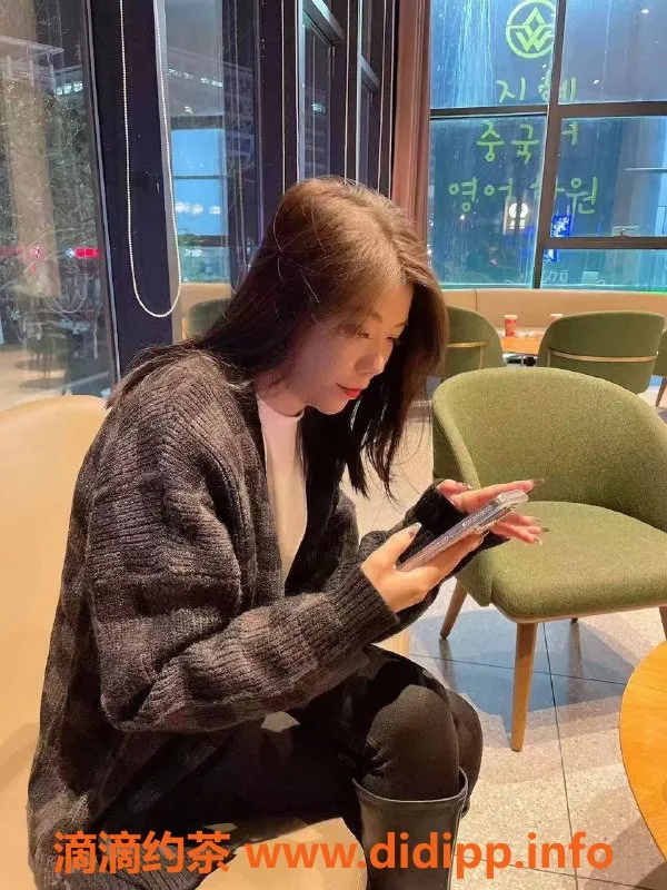 成都楼凤资源信息,成都嫩妹梓欣，23岁162身高，豪华服务仅600