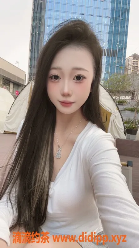 深圳楼凤-龙华嫣儿，1000元视频认证，优质接待