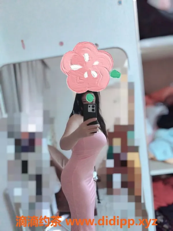 成都楼凤-高新区少妇车红儿，课时费5p起