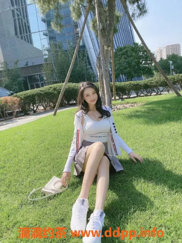 北京楼凤资源信息,朝阳区小新，2000起步，制服服务等你来体验！