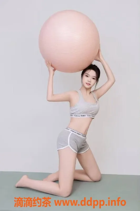 北京楼凤-朝阳区萱萱 600起步 冰🔥口活足交服务