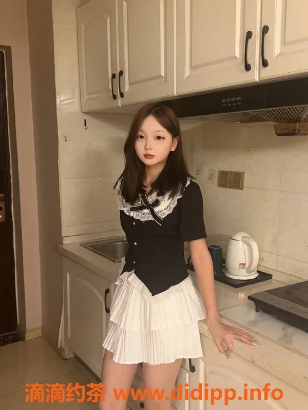 成都楼凤-成都小兴，157cm/80斤/嫩妹三件套，首次仅需630