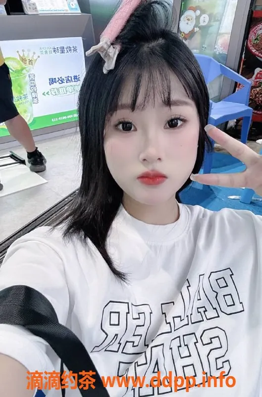 成都楼凤资源信息,成华区18岁巨乳嫩妹云云，D+大奶超敏感