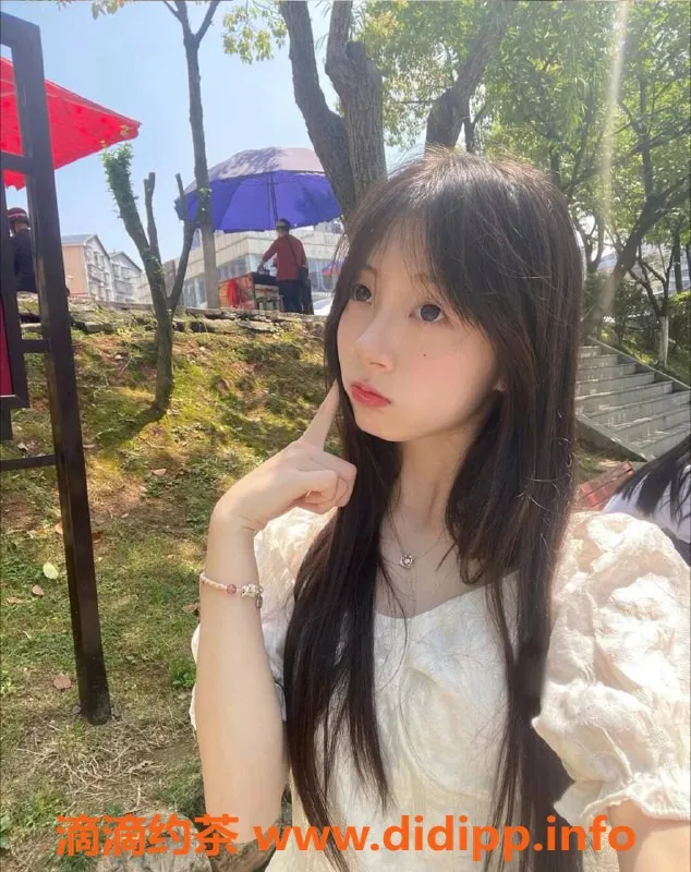 长沙楼凤-芙蓉区小穆，18岁身高165，45斤B+罩杯激情服务