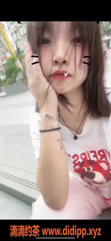 成都楼凤-成华区小萱：娇小白嫩，超敏感车