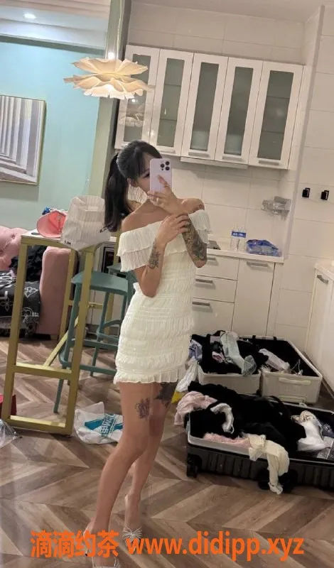 杭州楼凤-上城嫩妹瑾瑜，包夜69互舔服务