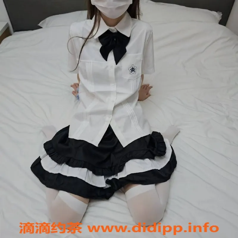 成都楼凤-21岁娇小萝莉星妍，700元享嫩妹三件套服务