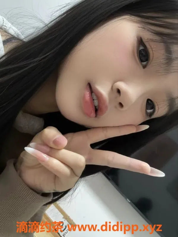 成都外围-成都欣小乖，16岁，162cm，90斤，服务优质，价格亲民