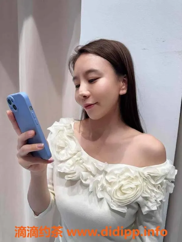 佛山楼凤-顺德大良新红棉Lily，课费600起