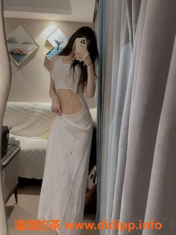 上海楼凤-闵行李泽雨，163/44KG嫩妹，制服鸳鸯浴服务