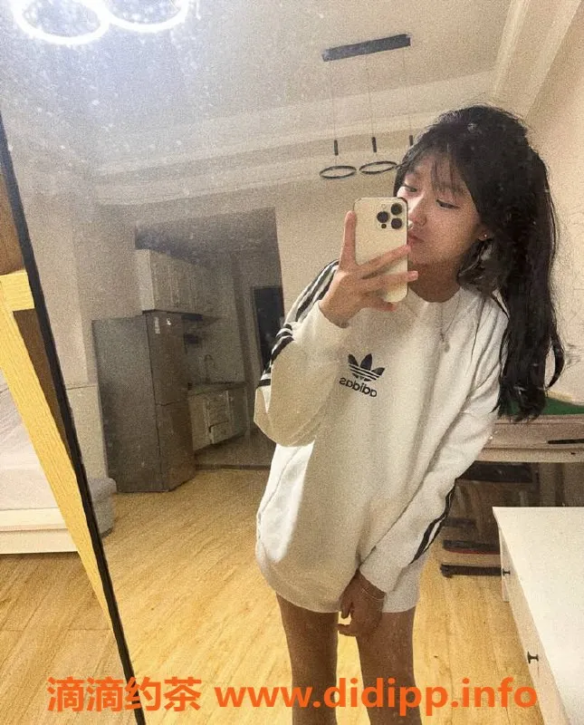 成都上门服务-美琪，17岁162cm可爱妹子，包夜仅2000