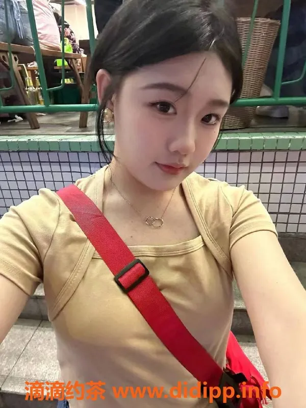 成都楼凤-金牛区小鹿，7p嫩妹微胖车，快来体验！