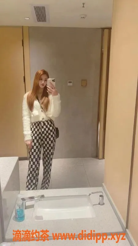 郑州楼凤-8P 15PP 性感项目欢迎约聊