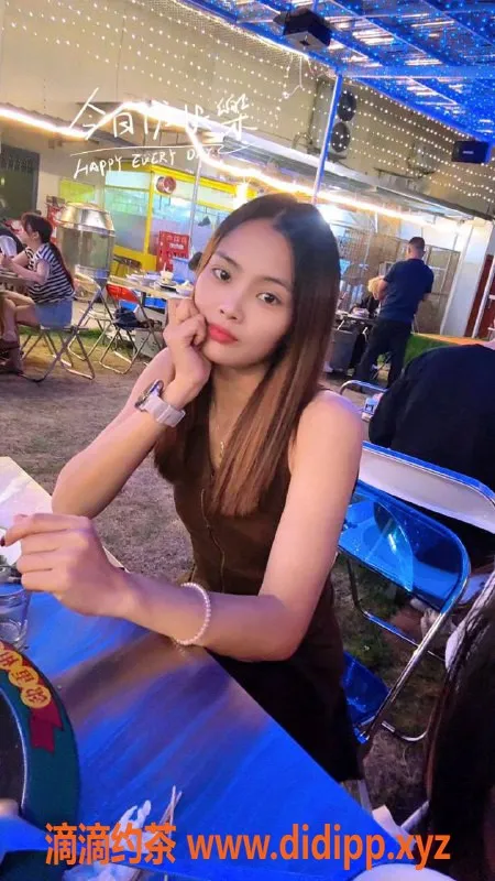 长沙楼凤-雨花区22岁丽丽，162cm/45kg陪浴等多种服务！