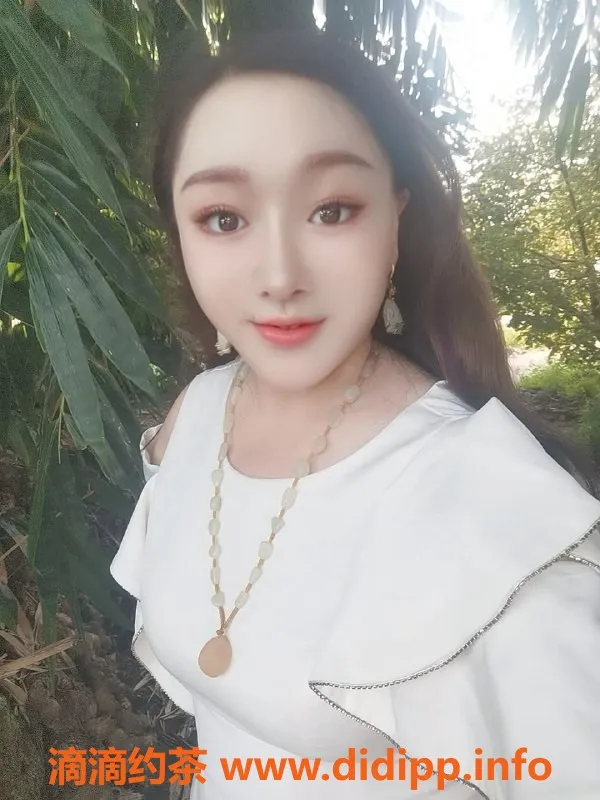 成都楼凤资源信息,青羊区30岁朝鲜族丽丽，胸D，400元/小时