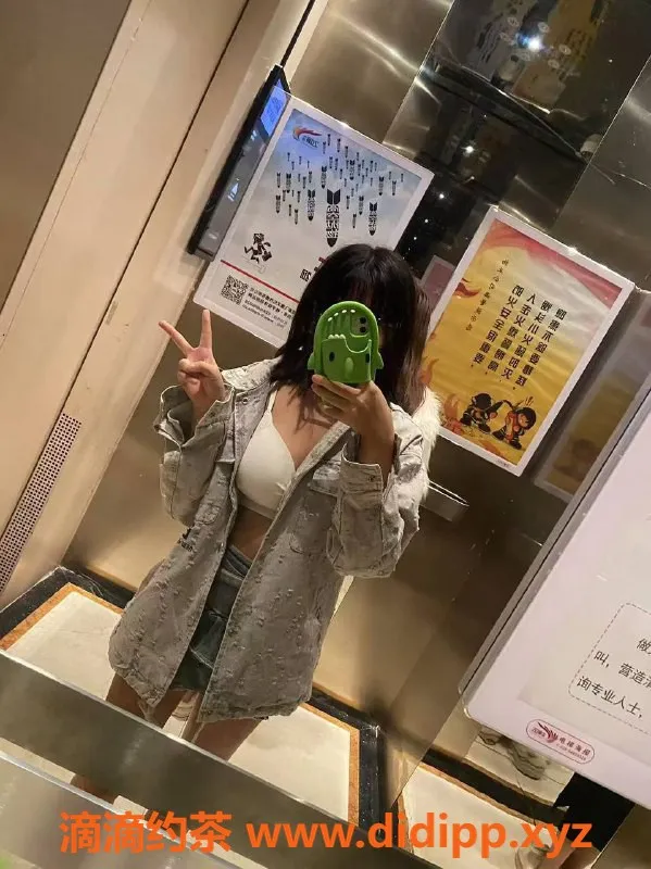 成都楼凤-成都新人司晨，160cm巨乳嫩妹，600元体验！