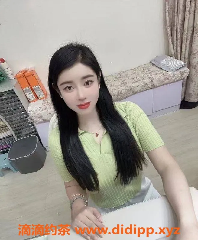 南京楼凤-秦淮区小v，168身高F罩杯，服务丰富！