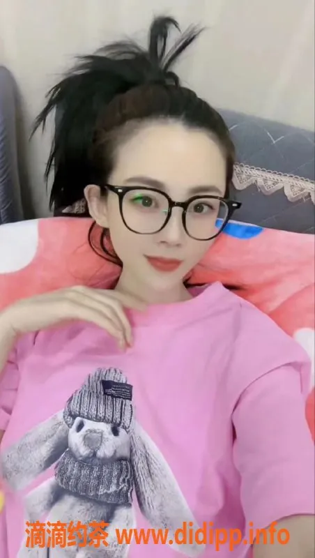 武汉-洪山区27岁白皮肤御姐芯芯，168高D胸，服务全享