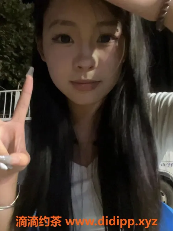 成都楼凤-成华区舒瑶 165cm蜜桃臀18岁颜值车